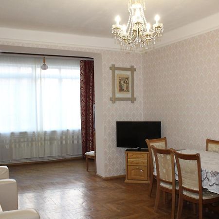 Вид На Арарат Erivan Exterior foto