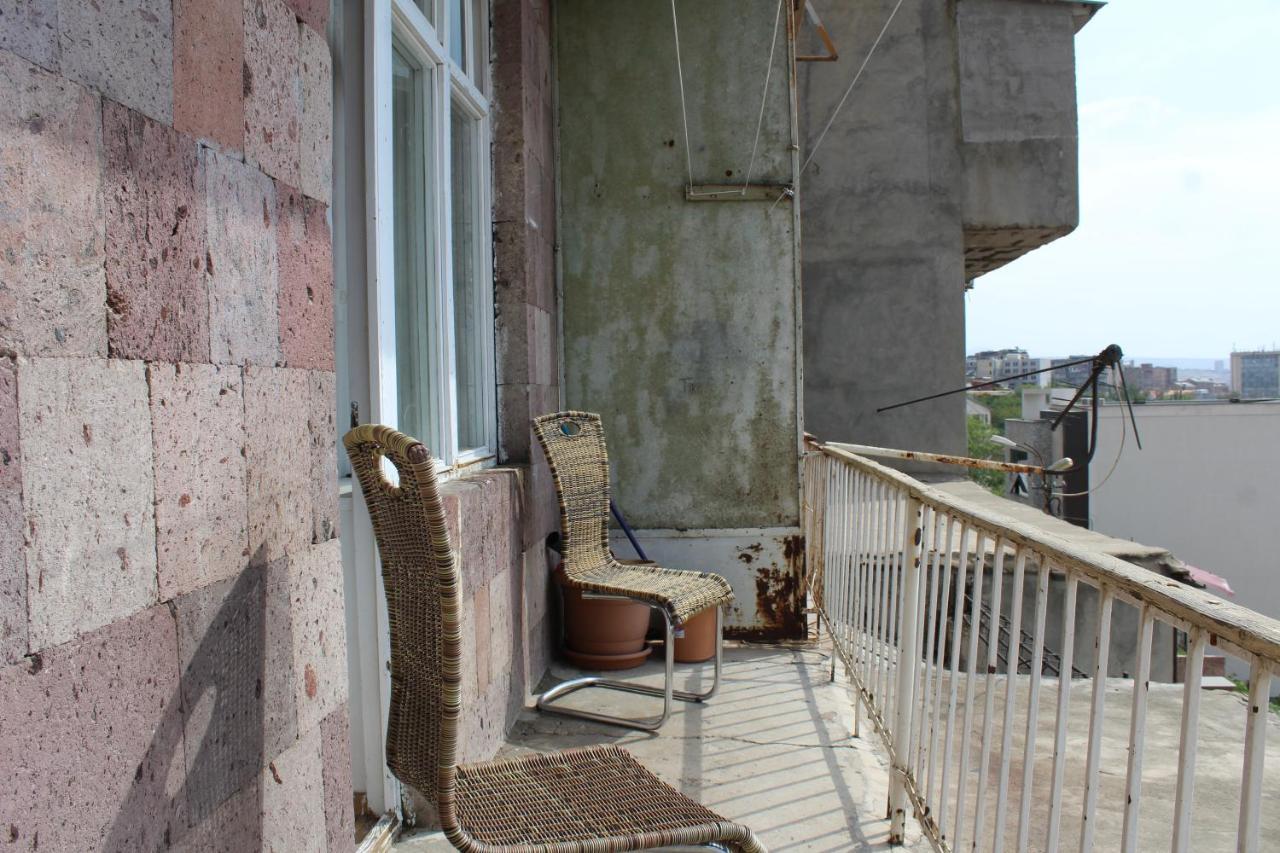 Вид На Арарат Erivan Exterior foto